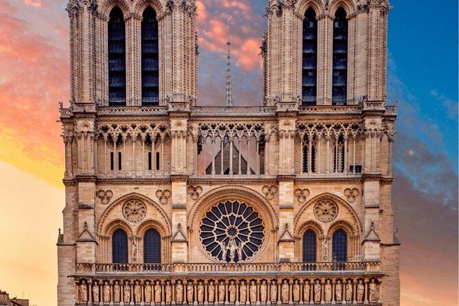 Amazing guided Notre dame and Ile de la cité tour with crypt