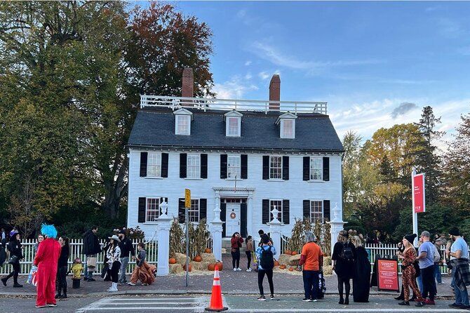 Salem Movie Magic Tour: Hocus Pocus and Bewitched locations