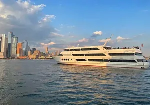 Horizon's Edge NYC Family Friendly New Year's Eve Party Cruise