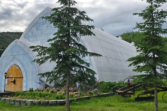 Chena Hot Springs Tour: Relax in Natural Mineral Waters