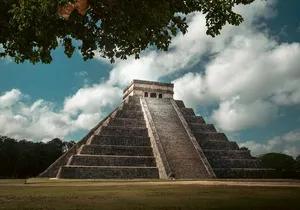 From Cancun: Chichen Itza early arrival with Ekbalam and Cenote