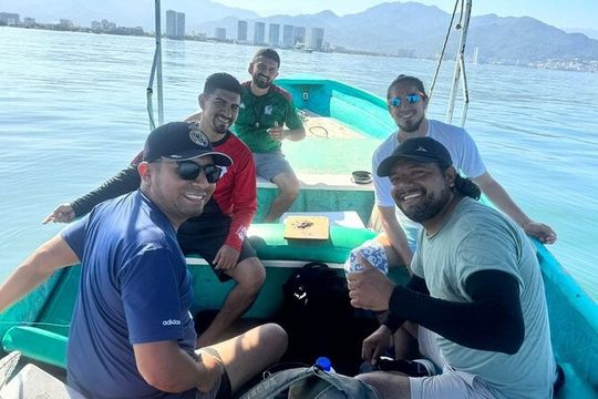 Shared fishing with hand rope