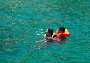 Boat Tour Snorkeling Tour with Guide, Drinks and Fruit