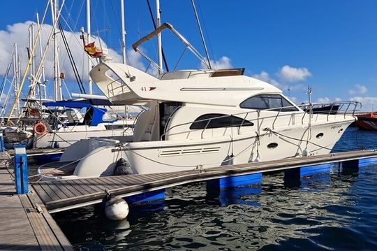 Private Boat Tour for Couples All-Inclusive with Overnight Stay