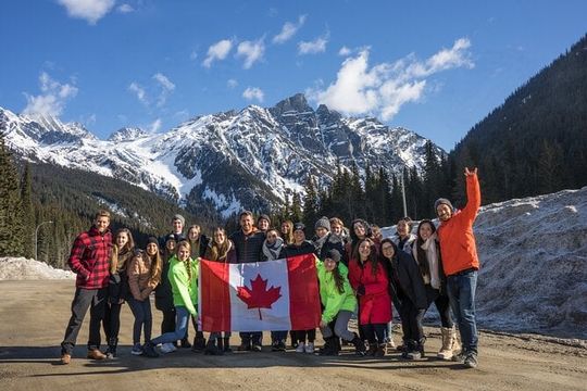 Rockies Winter Explorer 4-Day Tour from Vancouver