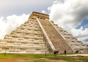 Private Chichén Itzá, Mayapan Distillery and Valladolid Tour