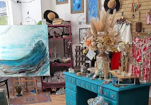 Sarasota Boutique Tour: Shopping, Bubbles, Bites and Insights