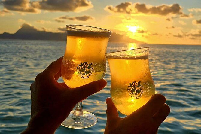 Unforgettable sunset against Moorea