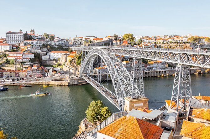 Private Porto City Tour with Wine Tasting in Gaia from Lisbon