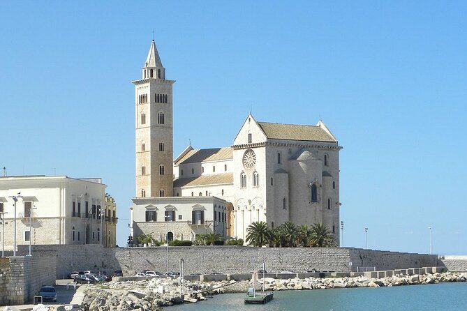 Bari,Trani & Castel Delmont Tour With Hotel Pickup From Lecce
