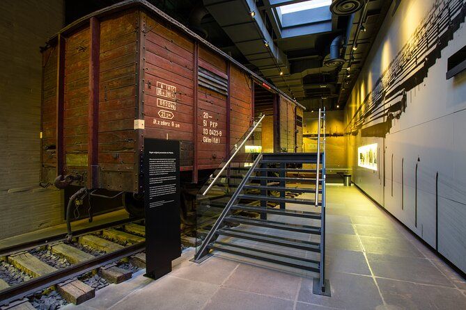 Entrance and tour of Museum Memory and Tolerance full access