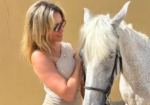 Bahamas Nassau: Beach & Trail Horseback Riding with Transport