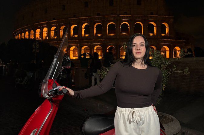 Roma Private Solo Vespa Tour with Pick Up and Drink