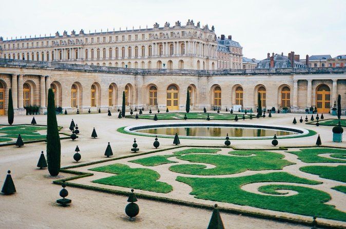 Versailles Gardens by Golf Cart and Private Palace Experience