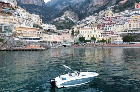 Private Boat Tour of the Amalfi Coast with Aperitif