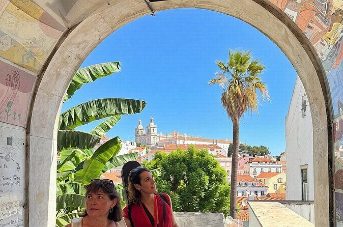 Lisbon: Castle Skip-the-Line & Old Town (add-on Fado Dinner)
