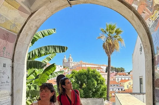 Lisbon: Castle Skip-the-Line & Old Town (add-on Fado Dinner)