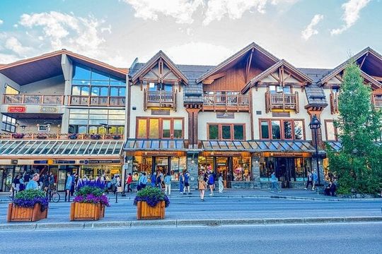 Banff Highlights Tour Louise, Johnston and Minnewanka Shared Tour