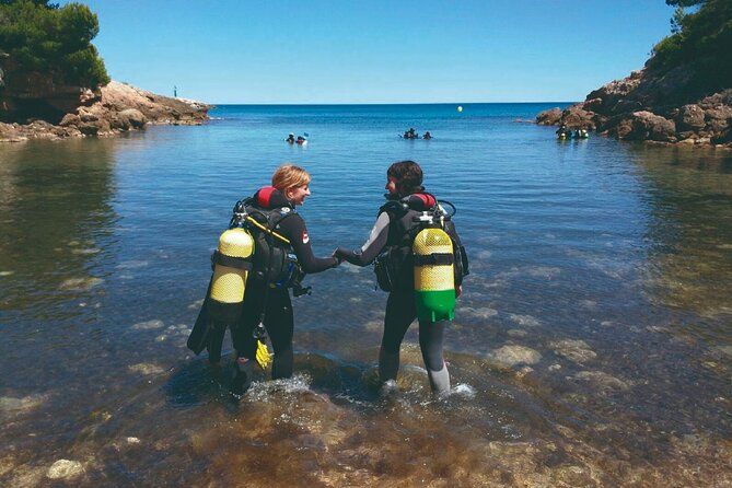 Diving In The Sea With Instructor In Tarragona Spain