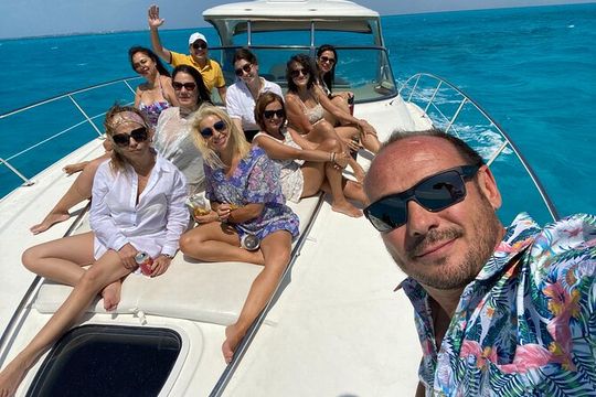 Sail from Cancun by private yacht and visit Playa Norte