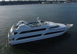 NYC: Atlantis Yacht Luxury New Year's Eve Party Cruise
