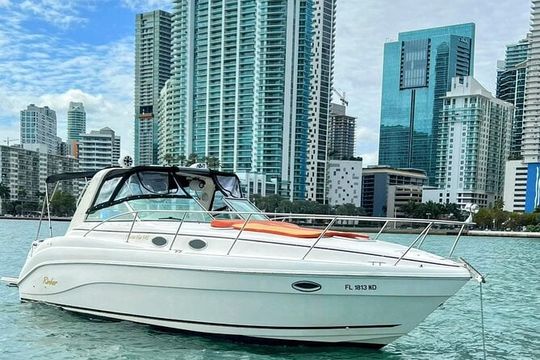 Private Yacht Rental 37 in Miami for 12 People