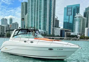 Private Yacht Rental 37 in Miami for 12 People