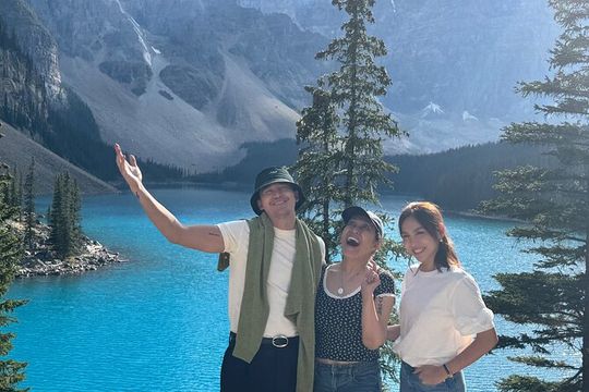 Moraine Lake and Lake Louise Tour