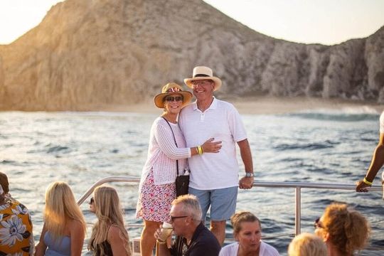 Sunset Jazz and Wine Cruise in Cabo