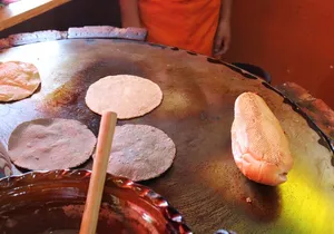 Cancun City Private Shopping and Food Experience