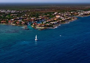 Catamaran along the Riviera Maya Snorkel food and open bar