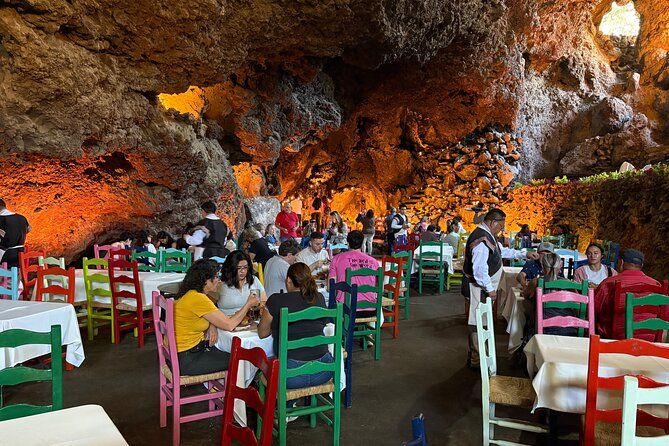 Teotihuacan Pyramids and La Gruta Restaurant