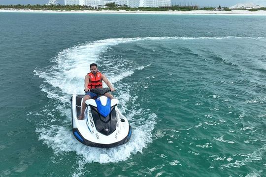 Wave Runner Rentals in Cancún Explore the Waves