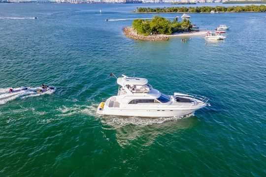 Luxury Yacht 50' + 2 Jet Ski to Celebrity Island and Brickell