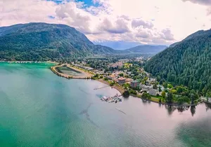 Weaver Creek Salmon Watching and Harrison Hot Spring Day Tour