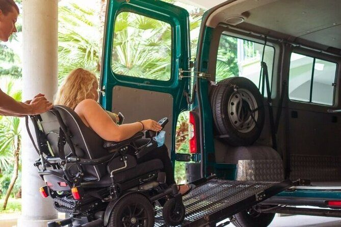 Wheelchair Friendly Private Tour of Barcelona Highlights