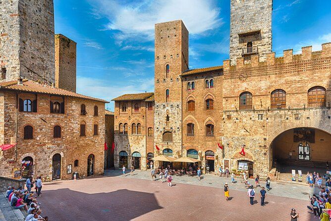 Private 10 Hour Tour of Siena and San Gimignano from Rome