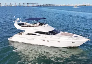 Luxury Yacht Tour 60' + 2 Jet Ski 13 pax to Miami Islands