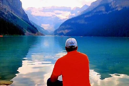 Banff: Lake Louise and Moraine Lake Tour with Pickup & Drop