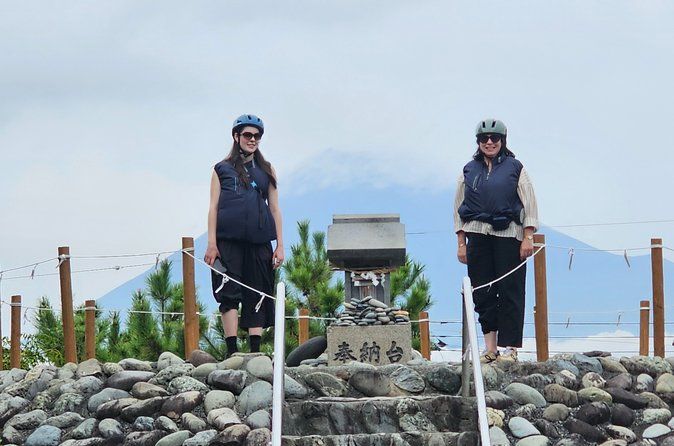 Mt. Fuji Private Guided E-Bike Tour : Fuji City