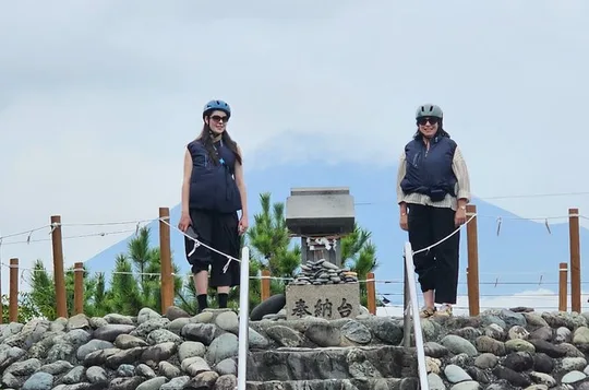 Mt. Fuji Private Guided E-Bike Tour : Fuji City
