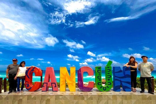 Urban Food and Shopping Experience at Cancun