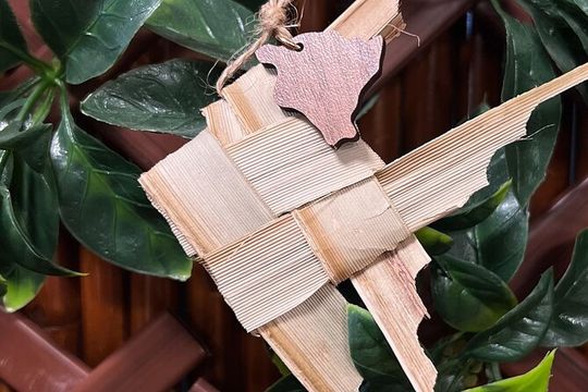 Lau Niu Christmas Ornament Workshop on the Big Island