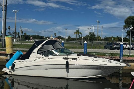 Private Yacht Rental 35ft in Miami for Up to 12 People