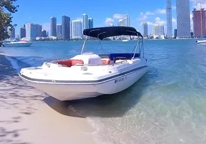 Private Boat Rental in Miami for 10 People
