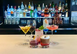 VIP Vancouver Highlights Tour with Dinner