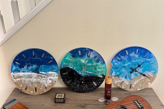 Epoxy Resin Ocean Clock Workshop in Maui
