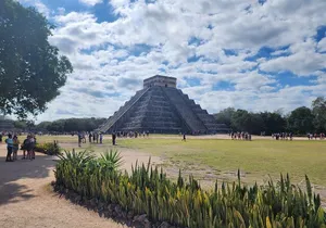 Chichén Itzá Day Tour with Cenote Swim and Valladolid Visit