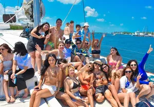 Snorkeling and Catamaran Cruise to Isla Mujeres with Lunch