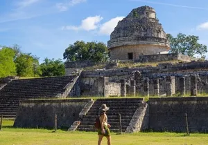 Early Morning Chichen Itza Ruins Tour with Cenote and Valladolid